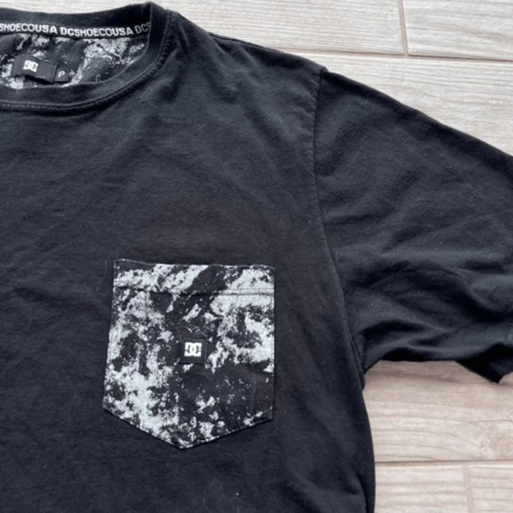 DC Shoes Co. Black Pocket T-Shirt Layered Hem Streetwear Skater Style